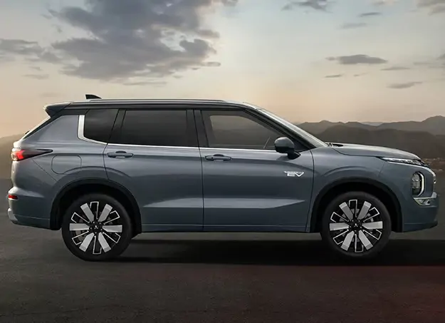 Amplitude-Auto-Mitsubishi-Outlander-PHEV