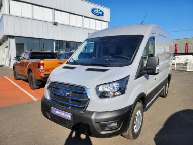 Voir le détail de l'offre de cette FORD Transit 2T Fg E 390 L2H2 135 kW (184 ch) Electrique Batterie 75/68 kWh Trend Business de 2023 en vente à partir de 564.28 €  / mois
