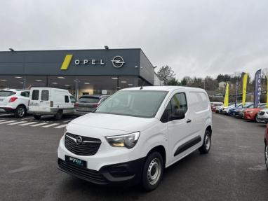 Voir le détail de l'offre de cette OPEL Combo Cargo M 600kg Puretech 110ch S&S de 2024 en vente à partir de 17 399 € 