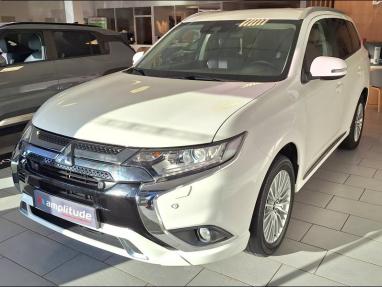 Voir le détail de l'offre de cette MITSUBISHI Outlander PHEV Twin Motor Intense 4WD de 2019 en vente à partir de 302.35 €  / mois