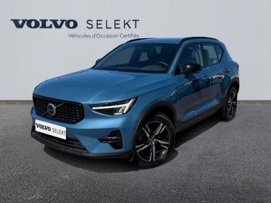 Voir le détail de l'offre de cette VOLVO XC40 B3 163ch Plus DCT 7 de 2024 en vente à partir de 372.99 €  / mois
