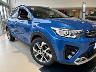 Voir le détail de l'offre de cette KIA Stonic 1.0 T-GDi 100ch Collection de 2024 en vente à partir de 21 959 € 